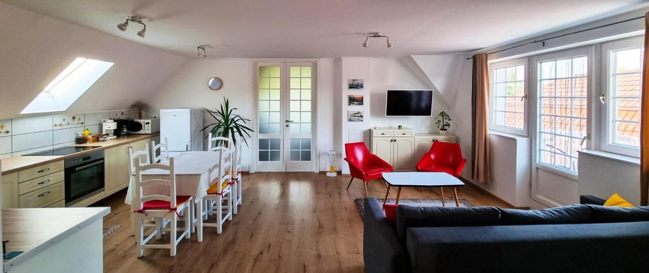 White Apartment Keszthely Bagian luar foto