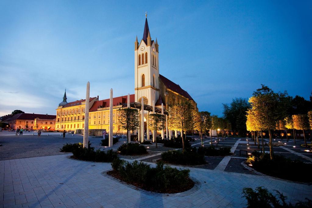 White Apartment Keszthely Bagian luar foto