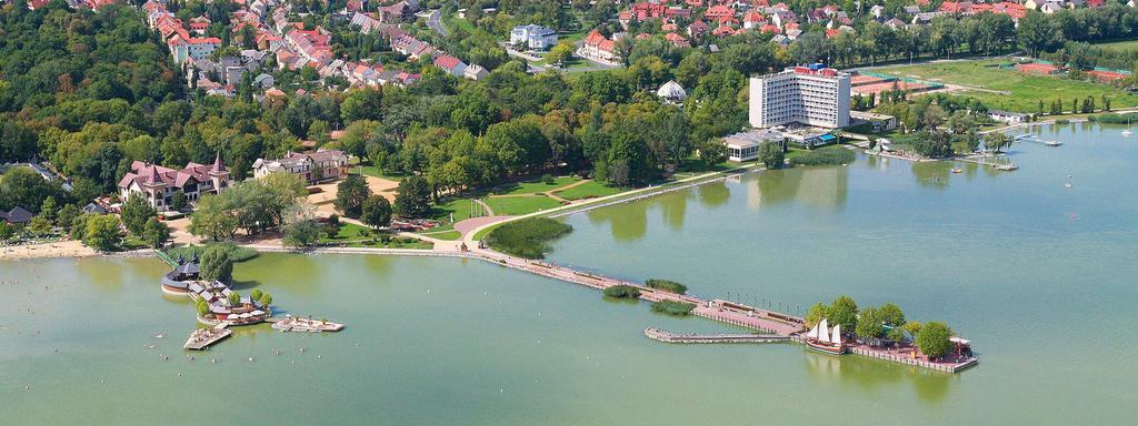 White Apartment Keszthely Bagian luar foto
